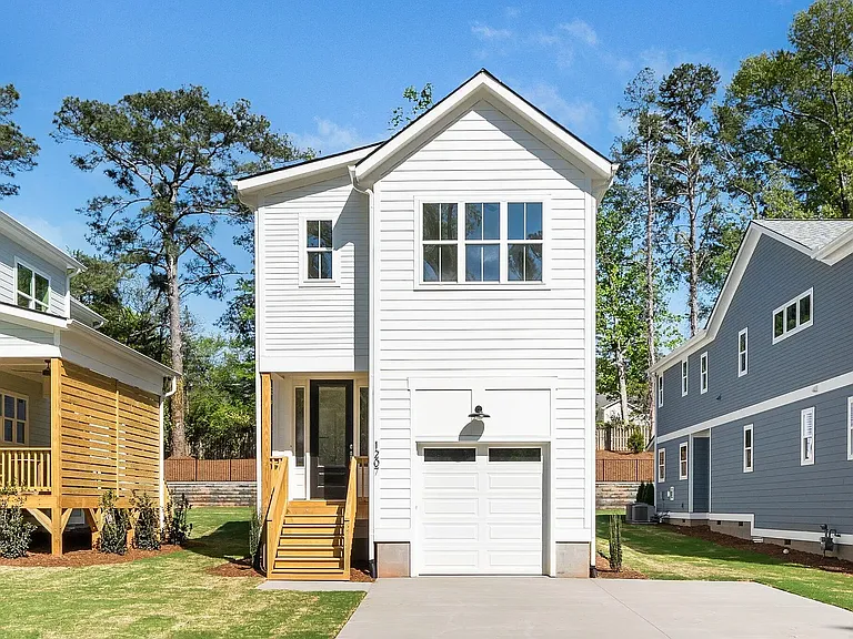 1207 Chaney Rd — Photo 2