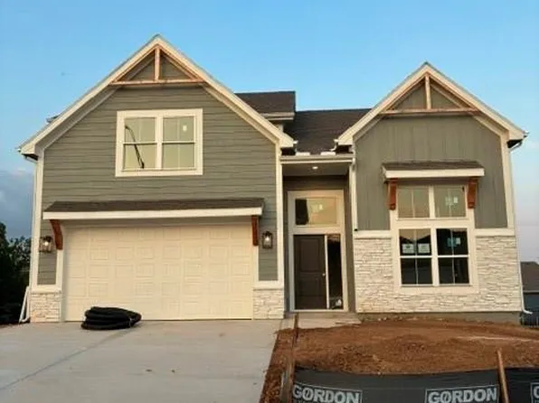 16268 Giorgia St, Parkville, MO 64152