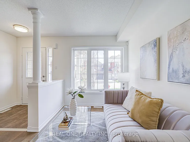 65 Westcliffe Cres — Photo 5