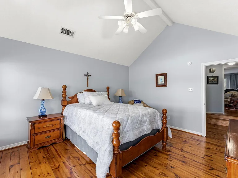 1208 Lake View Dr — Photo 37