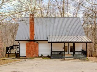 100 Cedar Ln, Elkview, WV 25071