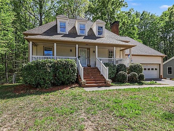 2nd image of 206 Conrad Cir