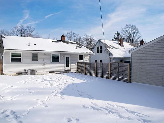 3rd image of 1001 Bruce St