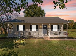 296 Blue Lake Dr, Berea, KY 40403