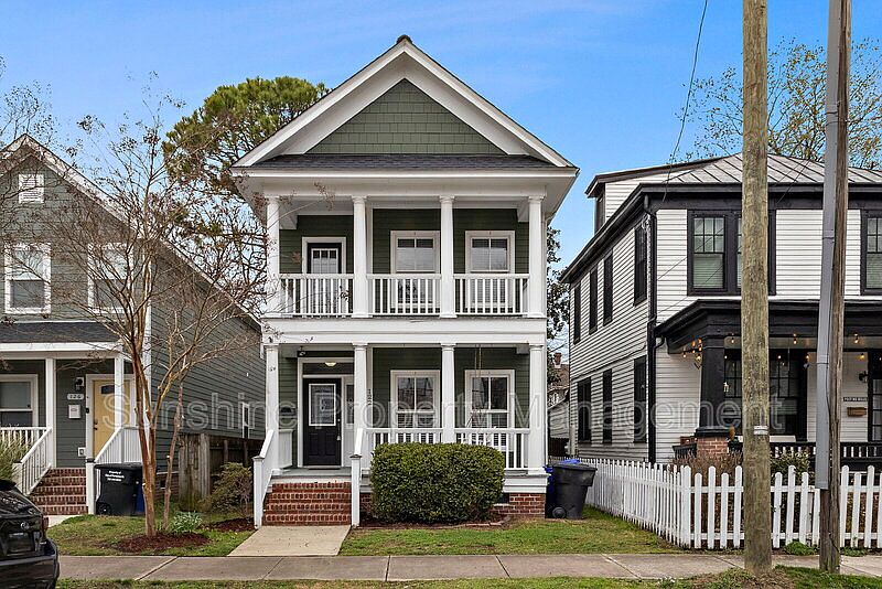 1st image of 122 Riverview Ave