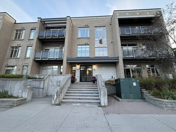 682 Churchill Ave N #301, Ottawa, ON K1Z 5G5