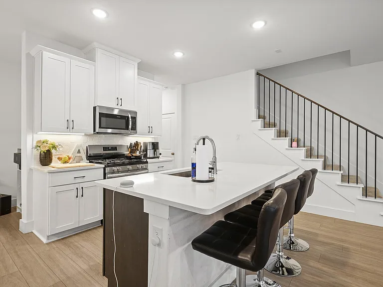 1013 Carnation Dr — Photo 14