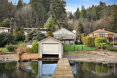 Sandy beach - boat house
