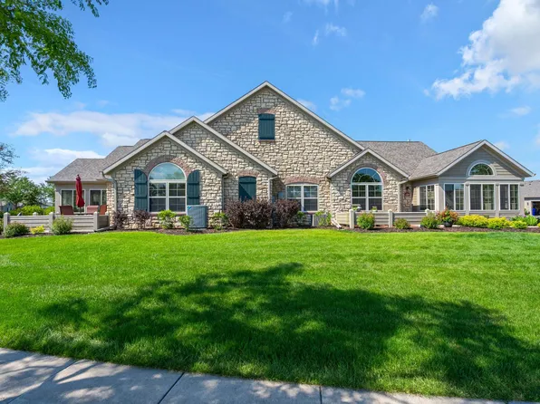 2207 E Tuscany Way, Appleton, WI 54913