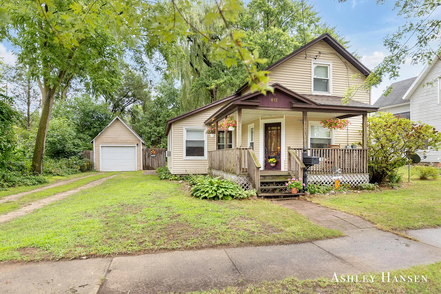 812 Alderman St photo 1