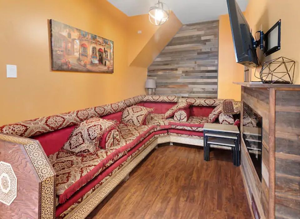 1st image of 3047 Evaline Ave Unit A