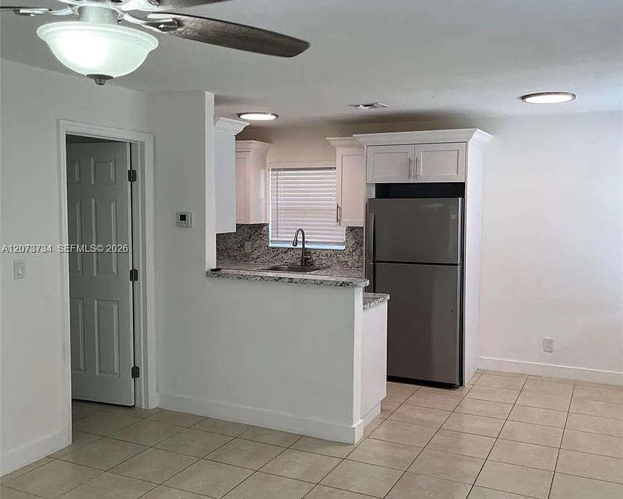 330 NE 7th St #330