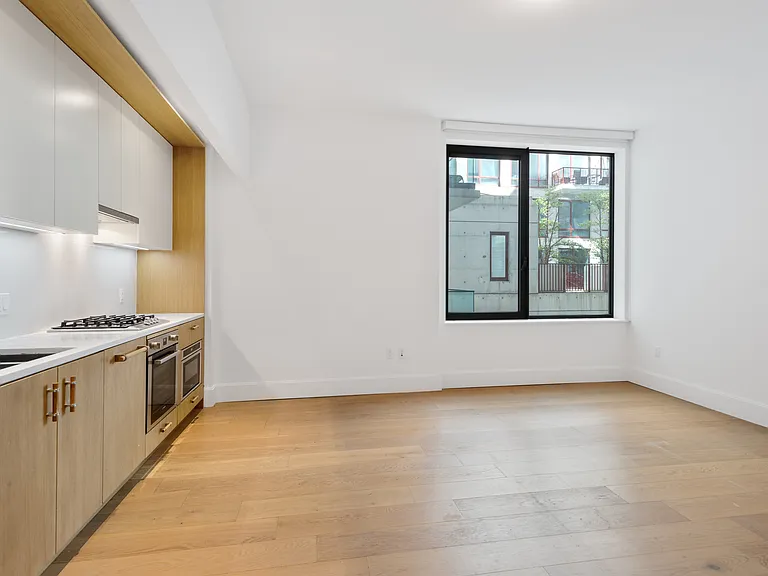 22-18 Jackson Ave #303 — Photo 5