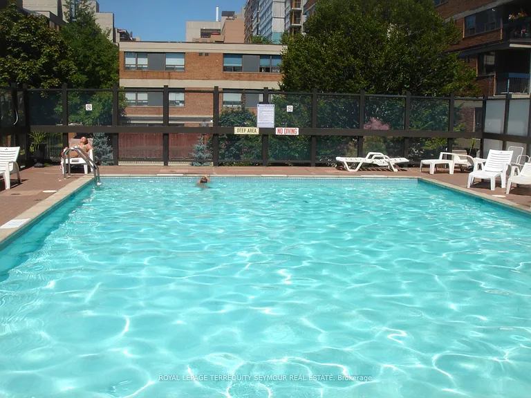103 McCaul St #47 — Photo 25