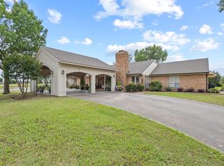 2017 S Village Dr, Bonham, TX 75418