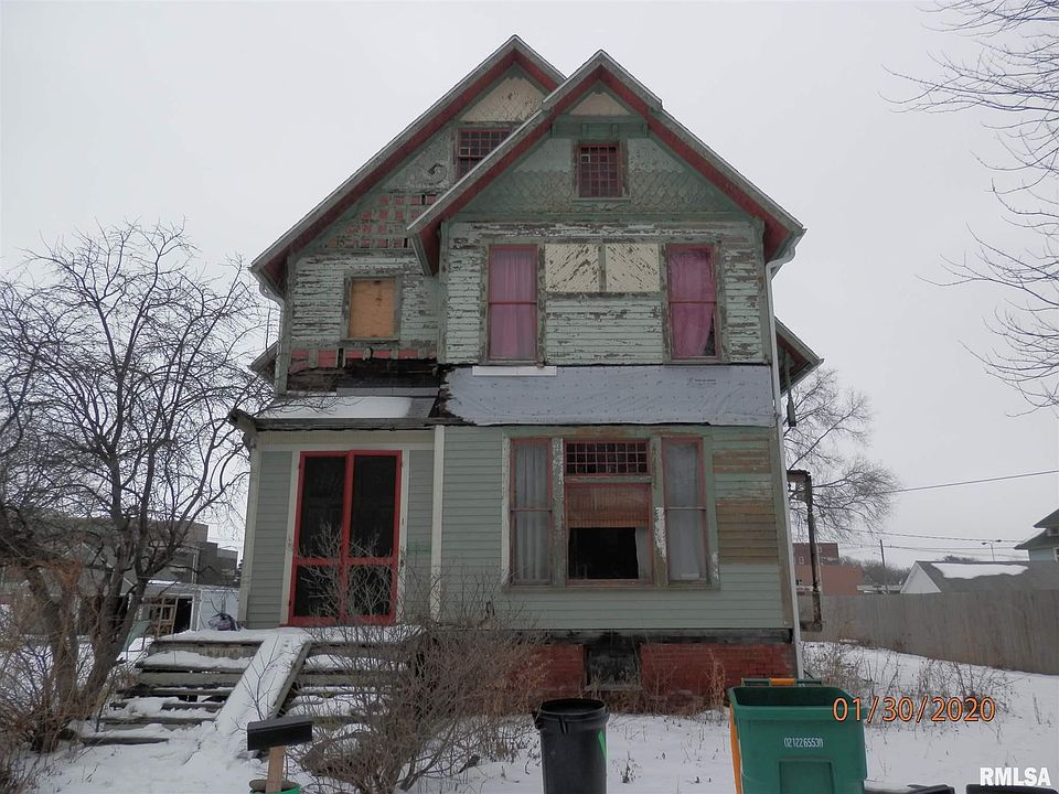 1st image of 701 N Prairie St