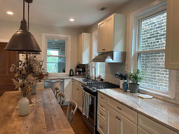 4th image of 1311 N Bell Ave #2