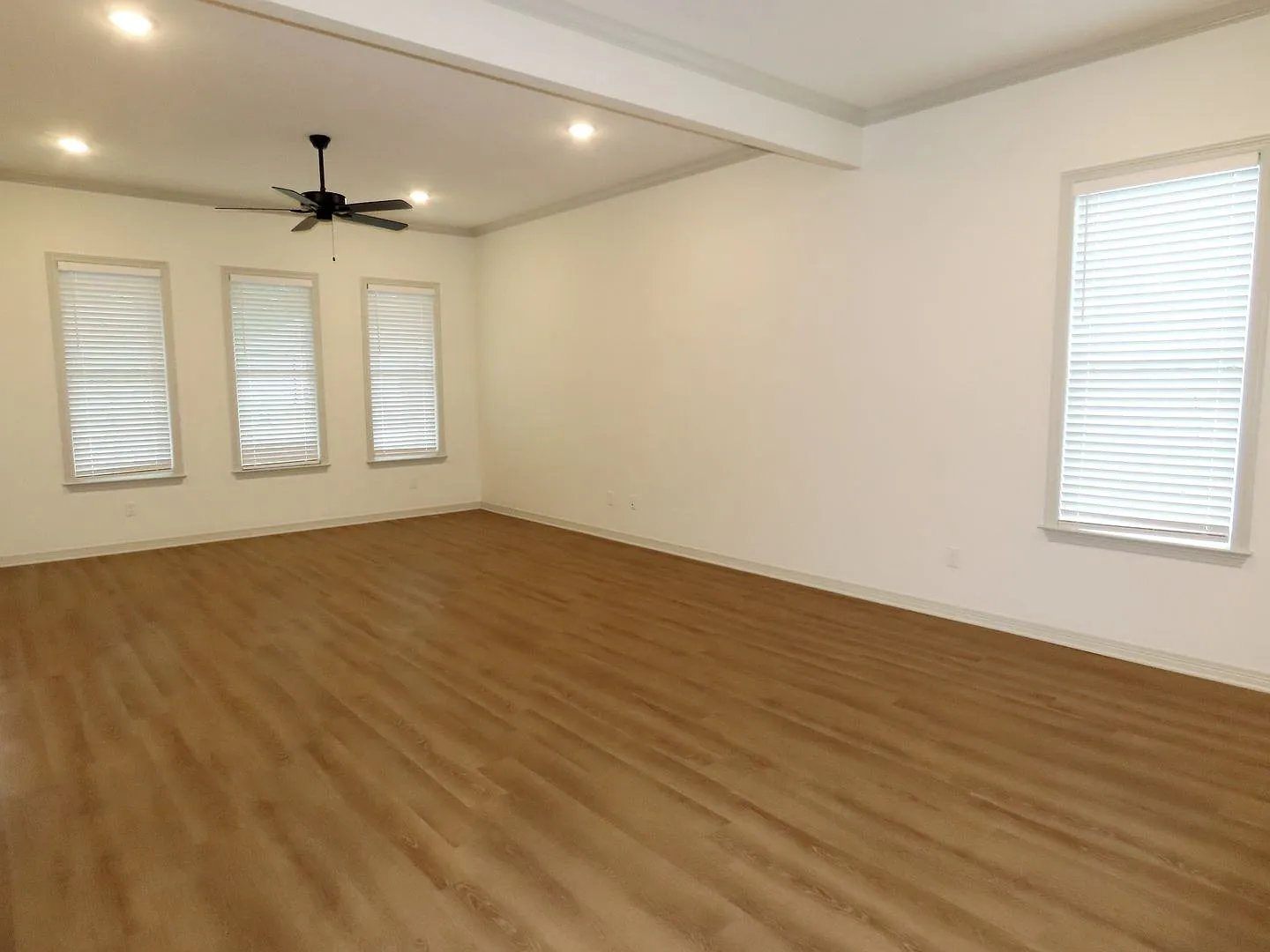 Gorgeous 4 Bedroom, 2 Bath Home in Tyler! — Photo 4