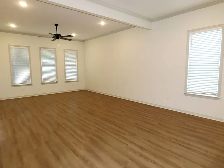 1692 Alamo Xing — Photo 4