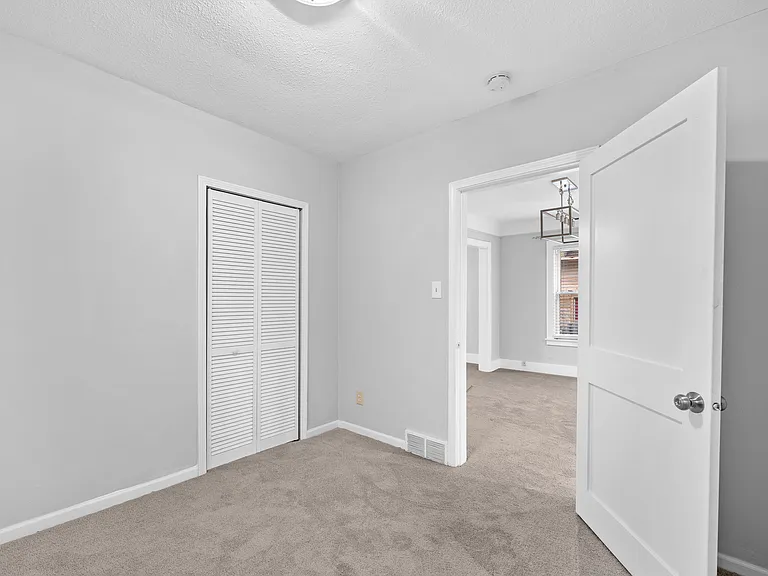 419 W Twelve Mile Rd — Photo 20