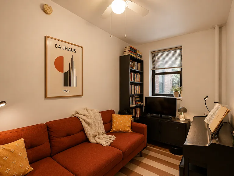 124 Mott St #14 — Photo 4