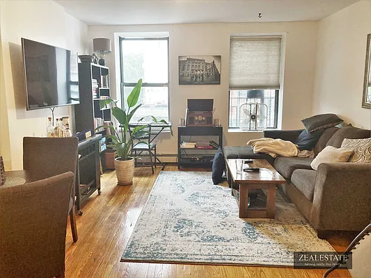 Rented by ZealEstate Group Inc | media 8