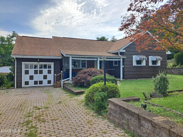2715 4th St, Altoona, PA 16601