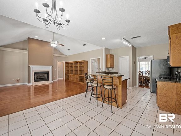 5th image of 20510 Lowry Dr