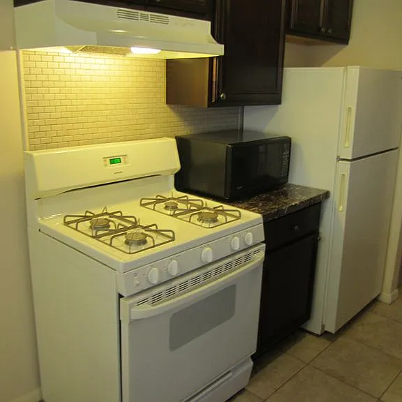 322 Regency Park Dr — Photo 2