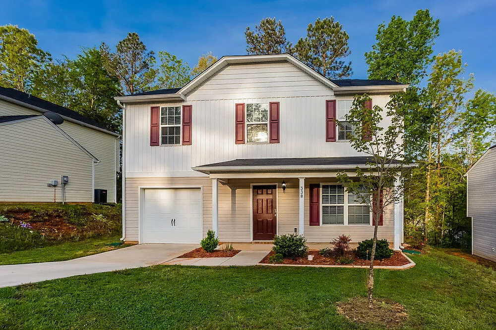 3 bed, 2.5 bath, 1662 sqft, $2,055 — Photo 1