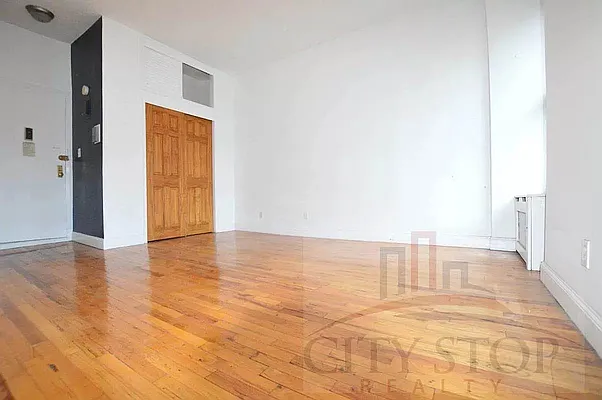 Rented by City Stop Realty | media 15