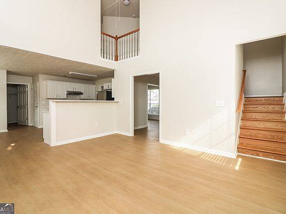 4th image of 7915 Clearview Cir