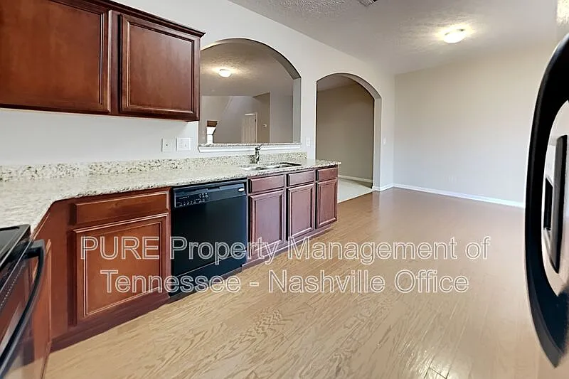 3 bed, 2.5 bath, 1573 sqft, $2,000 — Photo 4