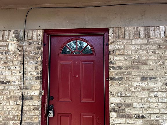2nd image of 1408 15th Pl APT 1