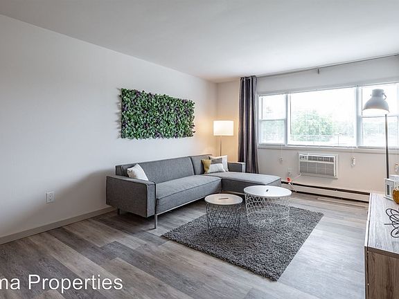 3rd image of 2867 S Kinnickinnic Ave APT 323