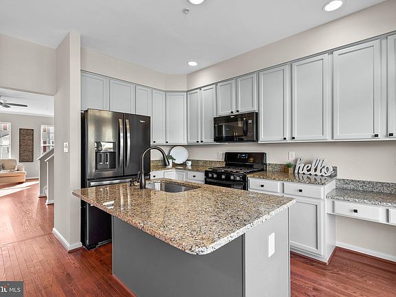 3rd image of 7803 Yankee Harbor Dr