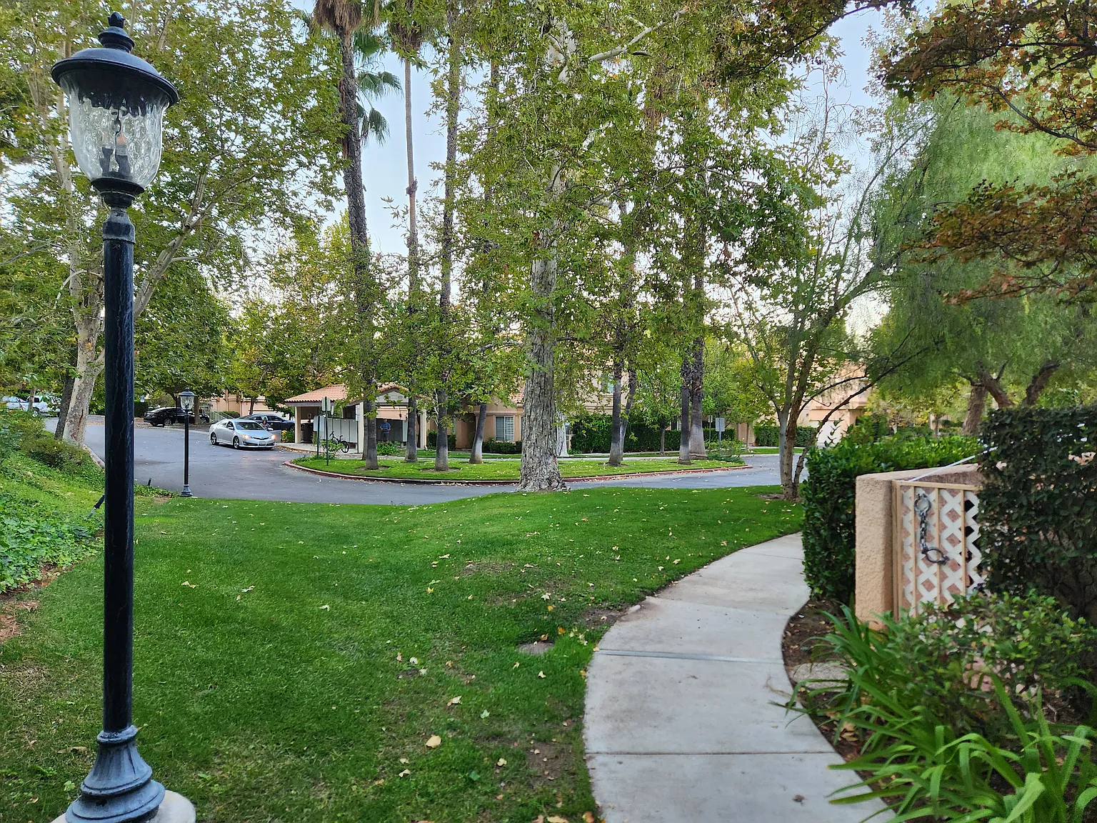 3 bed, 1395 sqft, $3,300 — Photo 2