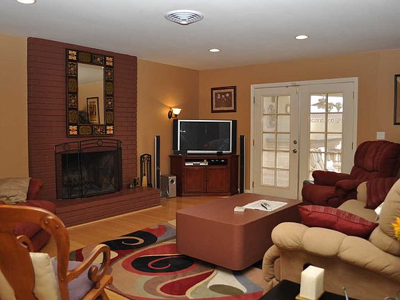 2nd image of 4274 Annie Oakley Dr