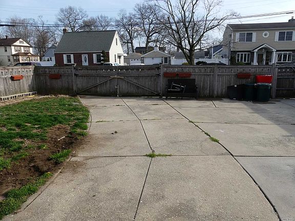 3rd image of 676 Naple Ave