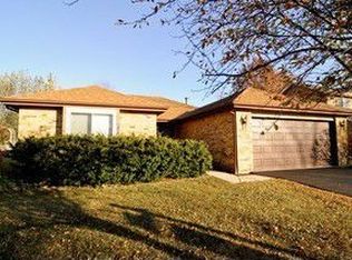 1644 Edinburgh Ct, Aurora, IL 60504