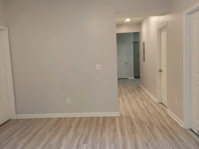 1048 Luke St #B — Photo 13