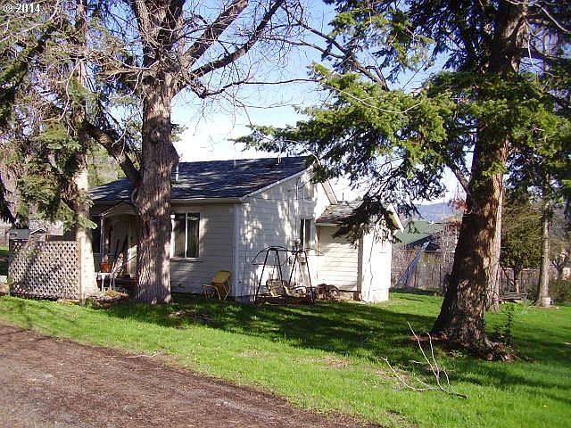 2nd image of 701 A Ave