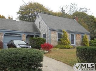 24 Potter Ave, Hyannis, MA 02601