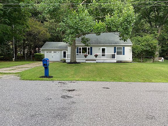 2nd image of 6561 Sherwood Ln