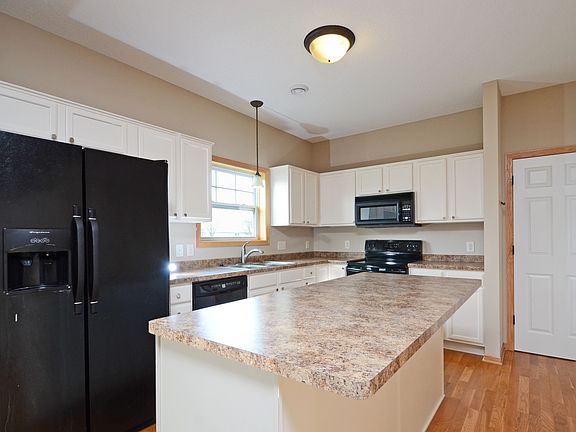 3rd image of 2644 Vierling Dr E