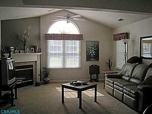 3rd image of 208 Chardonnay Ln