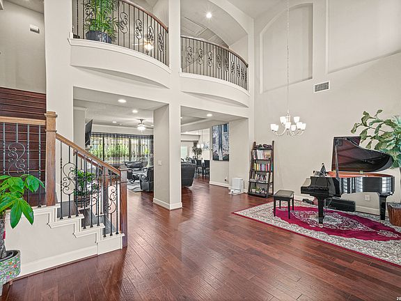 4th image of 24219 Gazania Bluff
