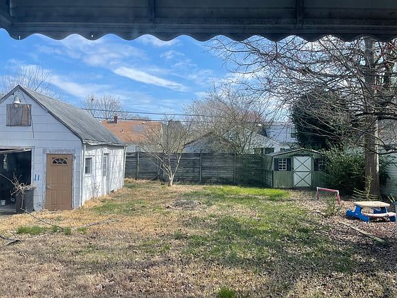3rd image of 8130 Tidewater Dr