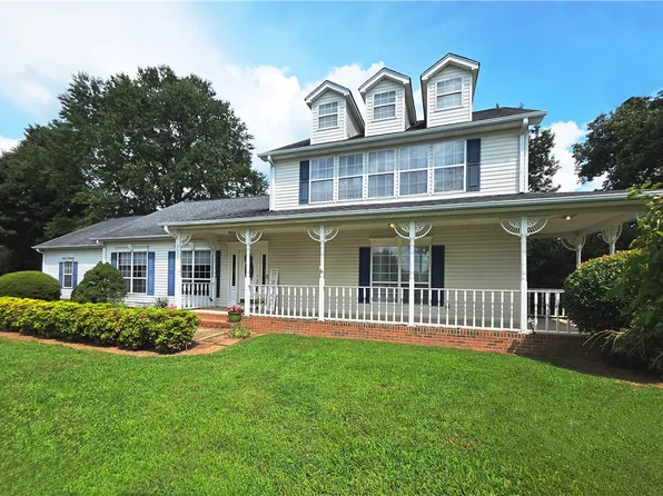 104 Wren Crossing Ct, Easley, SC 29642
