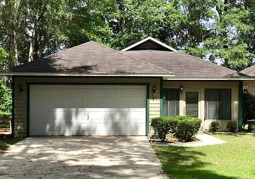 1105 SW 75th Way Photo 1